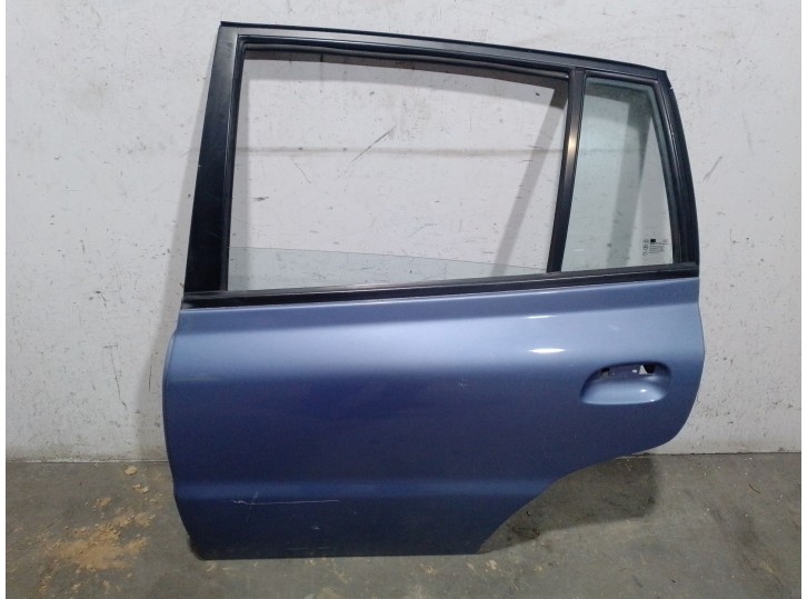 Recambio de puerta trasera izquierda para kia rio i hatchback (dc) 1.3 referencia OEM IAM 