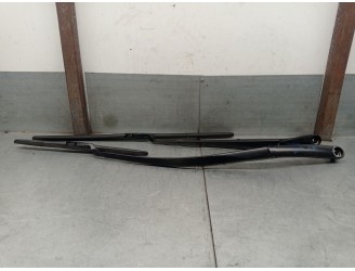 Recambio de brazo limpia delantero derecho para kia xceed (cd) 1.5 t-gdi referencia OEM IAM 98311J7000  98321J7000