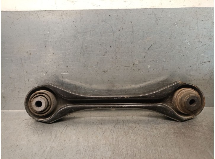 Recambio de brazo suspension superior trasero derecho para bmw 1 (e87) 118 d referencia OEM IAM 33326777980 33322406292 