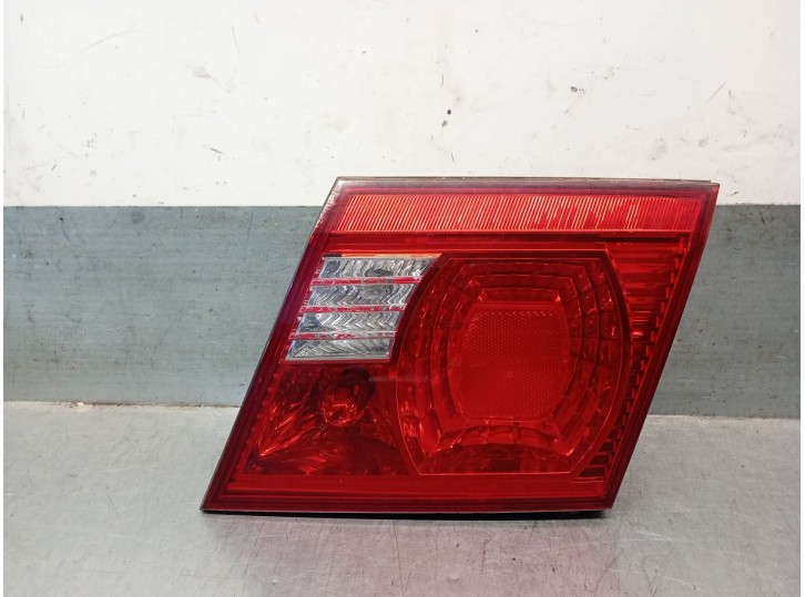 Replacement right rear light for Kia Magentis I (GD, MS) 2.0 OEM IAM reference 924203C110 924203C110 