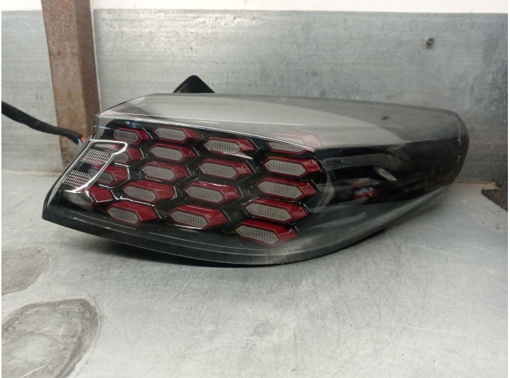 Replacement rear right tail light for Kia XCeed (CD) 1.5 T-GDi OEM IAM reference 92402J7800 92402J7800 