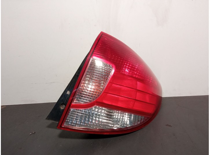 Recambio de piloto trasero derecho para kia rio i hatchback (dc) 1.3 referencia OEM IAM 92402FD070 92402FD070 