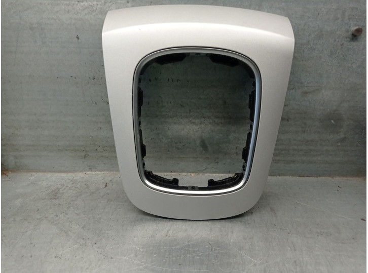 Recambio de embellecedor para audi q3 (8ub, 8ug) 2.0 tdi referencia OEM IAM 8U0864261P  