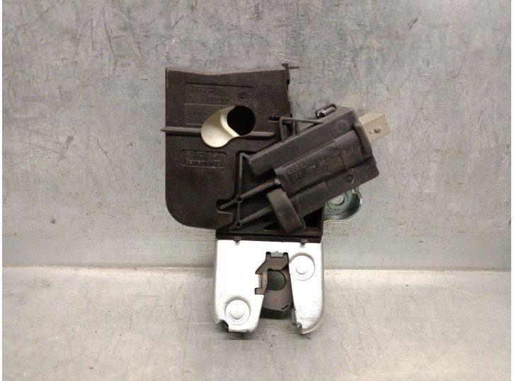 Recambio de cerradura maletero / porton para audi a5 (8t3) 3.0 tdi quattro referencia OEM IAM 4E0827645A 4F5827505D 