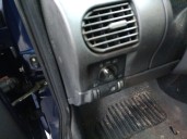 opel corsa c (x01) del año 2004