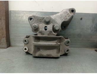 Recambio de soporte motor izquierdo para audi q3 (8ub, 8ug) 2.0 tdi referencia OEM IAM 8J0199555 8J0199555 5N0199117A
