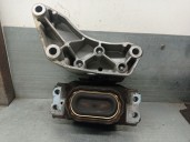 Replacement left engine mount for Audi Q3 (8UB, 8UG) 2.0 TDI OEM IAM reference 8J0199555 8J0199555 5N0199117A