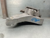 Replacement left engine mount for Audi Q3 (8UB, 8UG) 2.0 TDI OEM IAM reference 8J0199555 8J0199555 5N0199117A