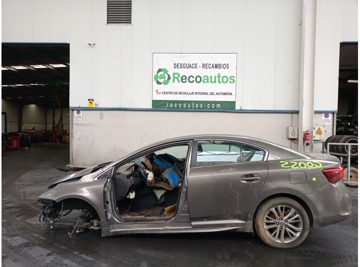 toyota avensis sedán (_t27_) del año 2017
