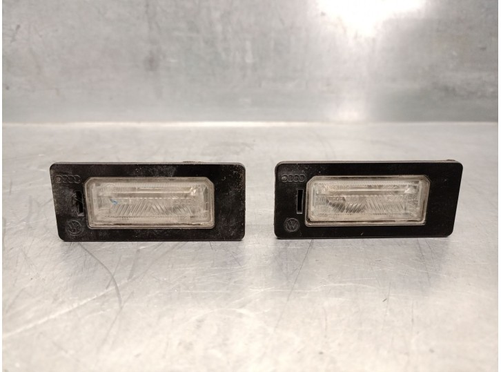 Recambio de piloto matricula para audi a5 (8t3) 3.0 tdi quattro referencia OEM IAM 8T0943021 8T0943021 