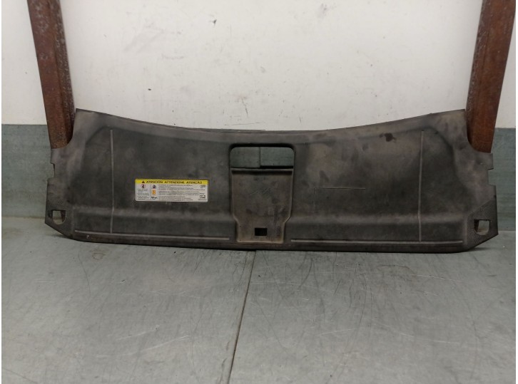 Replacement front moldings for Audi Q3 (8UB, 8UG) 2.0 TDI OEM IAM reference 8U0807081C 