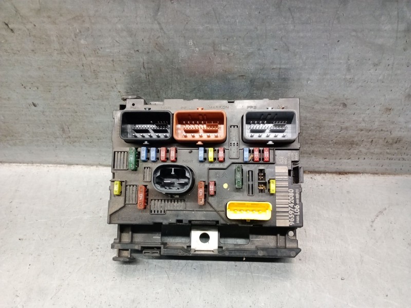 Recambio de caja reles / fusibles para peugeot 307 sw (3h) 1.6 hdi 110 referencia OEM IAM 9659742080  