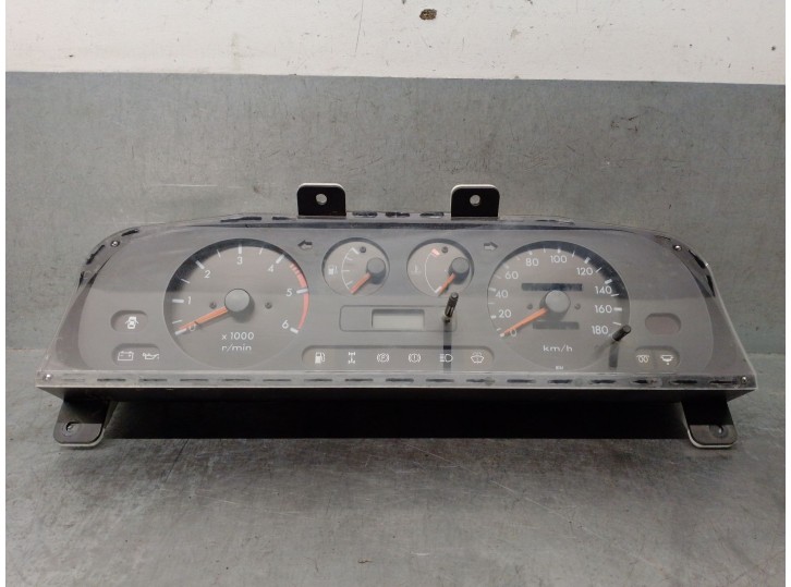 Recambio de cuadro instrumentos para nissan terrano ii (r20) 2.7 td 4wd referencia OEM IAM 248110F000 248120F000 