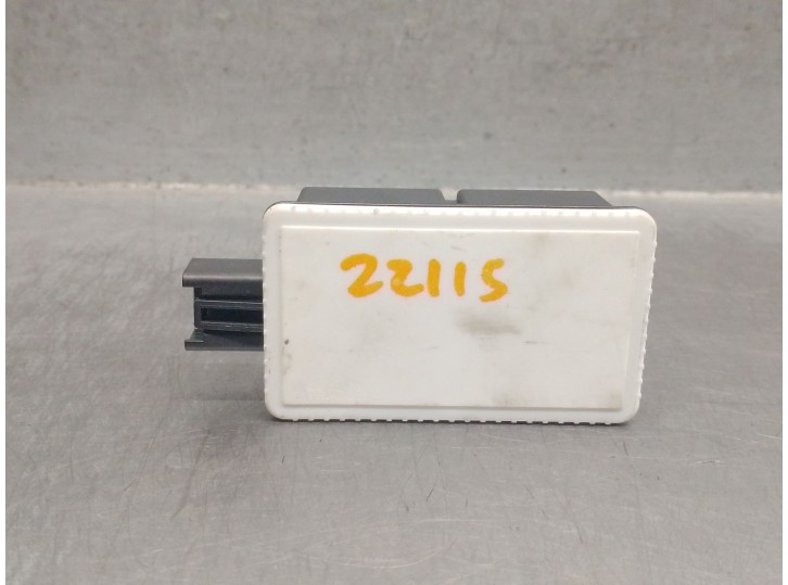 Replacement central locking control unit for Volvo V60 I (155) D3 / D4 OEM IAM reference 31268992 S180036003 CONTINENTAL