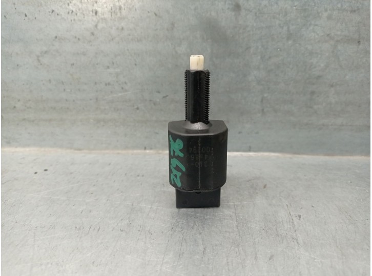 Recambio de interruptor para toyota yaris (_p13_) 1.5 (nsp131_) referencia OEM IAM 8434009100  