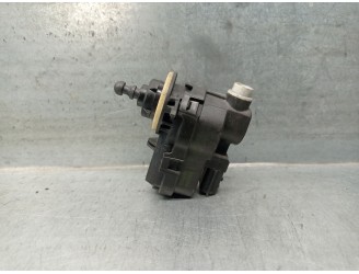 Recambio de motor regulacion faros para toyota yaris (_p13_) 1.5 (nsp131_) referencia OEM IAM 90013783  