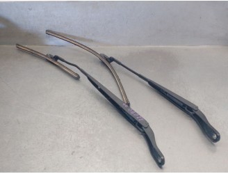 Recambio de brazo limpia delantero derecho para peugeot 2008 ii (ud_, us_, uy_, uj_, ur_, uc_) 1.2 puretech 100 referencia OEM I