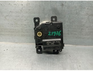 Recambio de motor apertura trampillas climatizador para toyota yaris (_p13_) 1.5 (nsp131_) referencia OEM IAM 0638001981  DENSO