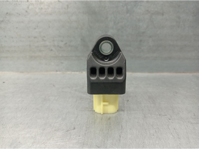 Recambio de sensor impacto para toyota yaris (_p13_) 1.5 (nsp131_) referencia OEM IAM 8983102140  DENSO