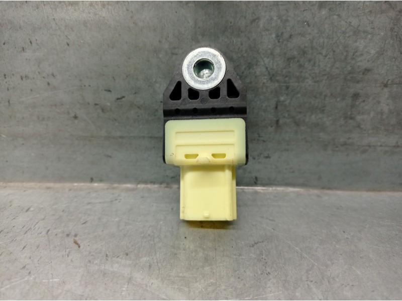 Recambio de sensor impacto para toyota yaris (_p13_) 1.5 (nsp131_) referencia OEM IAM 8983102140  DENSO