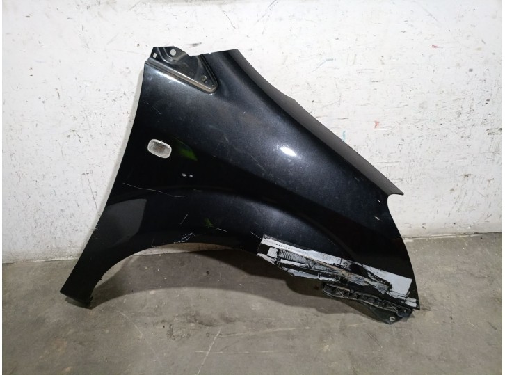 Replacement front right fender for Toyota Corolla Verso (ZER_, ZZE12_, R1_) 2.2 D-4D (AUR10_) OEM IAM reference 538110F01