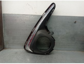 Recambio de molduras delanteras para toyota yaris (_p13_) 1.5 (nsp131_) referencia OEM IAM 814810D340  520300D040