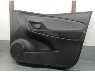 Recambio de guarnecido puerta delantera derecha para toyota yaris (_p13_) 1.5 (nsp131_) referencia OEM IAM 676100DN60C3 676100DN