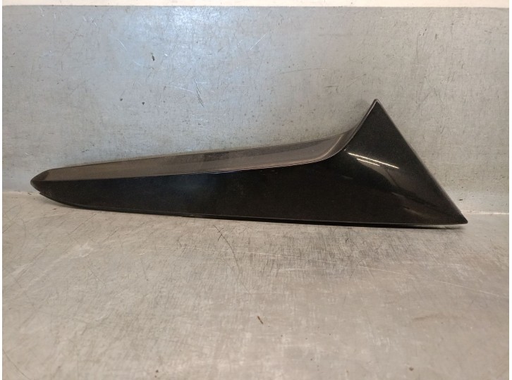 Recambio de molduras traseras para mazda cx-30 (dm) skyactiv-x m hybrid referencia OEM IAM DFR5B09B2 DFR5B09B2 