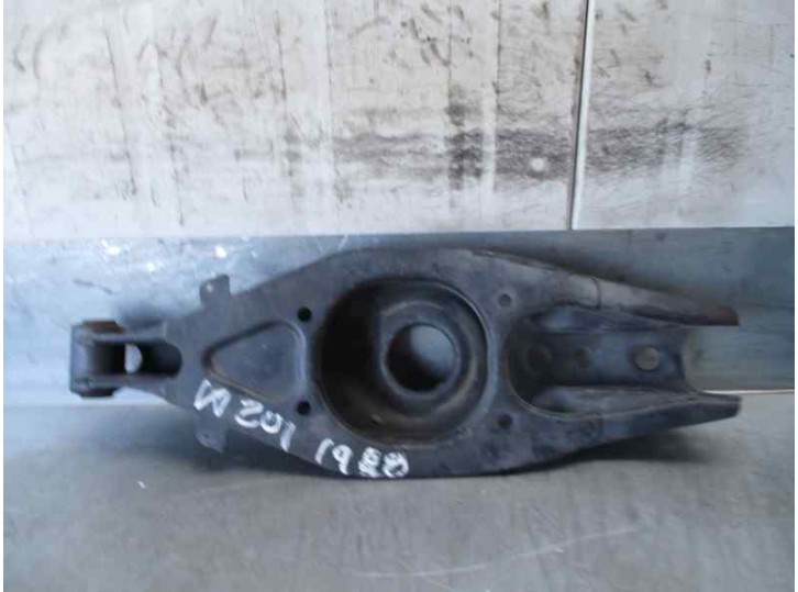 Recambio de brazo suspension inferior trasero izquierdo para mercedes-benz clase c (w201) berlina 2.3 cat referencia OEM IAM 3S1