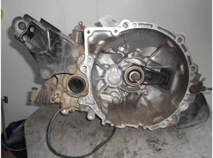 Recambio de caja cambios para mazda 626 berlina (gf) 2.0 16v cat referencia OEM IAM GSML000 00557FA 