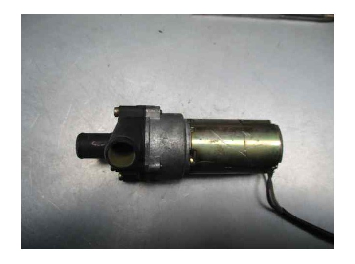 Replacement water pump for Mercedes-Benz SL Class (W129) 5.0 V8 32V CAT OEM IAM reference 0018352964 0392020061 BOSCH