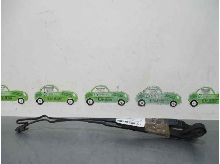 Recambio de brazo limpia delantero derecho para chrysler voyager (gs) 3.3 cat referencia OEM IAM 6570 6570 