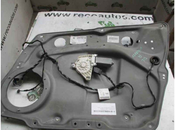 Replacement front right window regulator for Mercedes-Benz A-Class (W169) 1.5 CAT OEM IAM reference 7832 6 PINS 5 DOORS