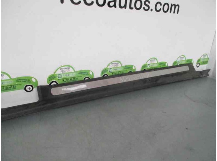 Recambio de embellecedor lateral para mercedes-benz clase c (w203) sportcoupe 2.2 cdi cat referencia OEM IAM 8001 8001 203680283