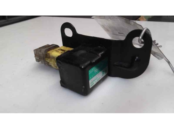 Recambio de sensor airbag para toyota avensis berlina (t 22) 2.0 turbodiesel cat referencia OEM IAM 89173200700 DENSO 1857600321