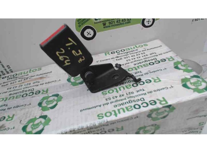 Recambio de enganche cinturon para renault fluence expression referencia OEM IAM 8200699602 4 PUERTAS