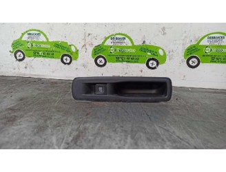 Recambio de mando elevalunas trasero derecho para renault fluence expression referencia OEM IAM 829500004R  