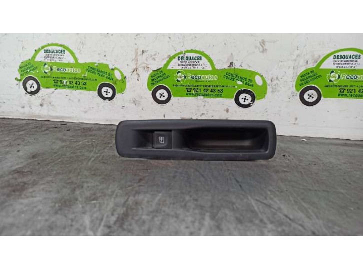 Recambio de mando elevalunas trasero derecho para renault fluence expression referencia OEM IAM 829500004R 