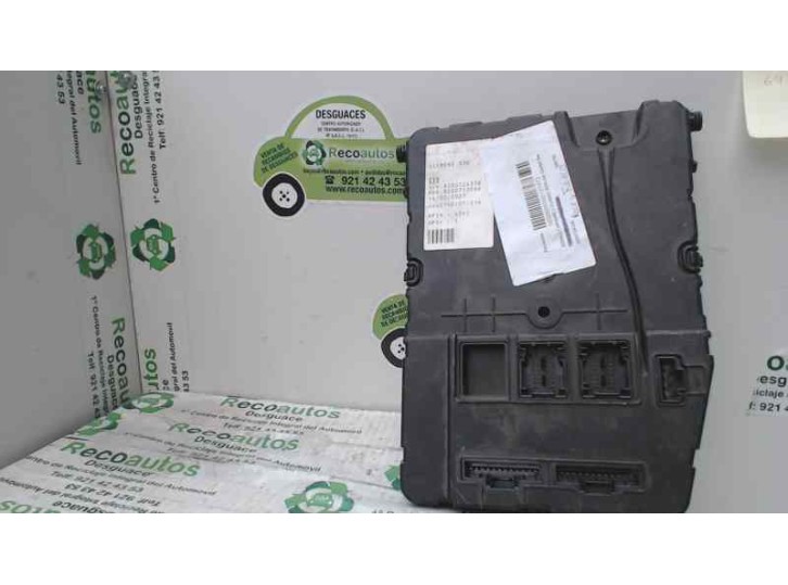 Recambio de caja reles / fusibles para renault megane ii berlina 5p 1.5 dci diesel referencia OEM IAM 8200724338 U118400140 SIEM