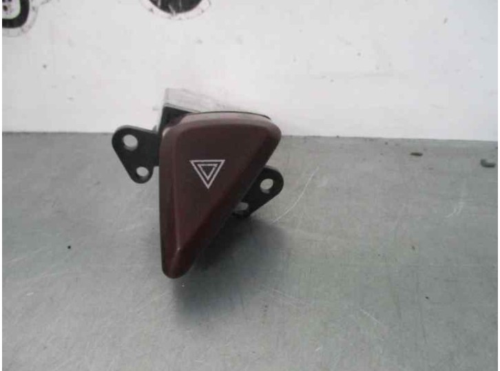 Recambio de warning para mitsubishi space wagon (n80/n90) 2.4 family referencia OEM IAM MR346674  