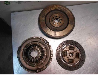 Recambio de kit embrague para renault trafic combi (ab 4.01) 2.0 dci diesel cat referencia OEM IAM 641455 8200474648F 