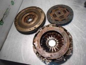 Recambio de kit embrague para renault trafic combi (ab 4.01) 2.0 dci diesel cat referencia OEM IAM 641455 8200474648F 