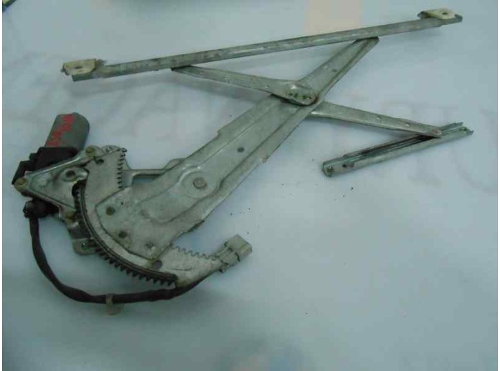 Replacement front left window regulator for Hyundai Accent (MC) 1.5 CRDi CAT OEM IAM reference 824011E210 4 PINS 3 DOORS