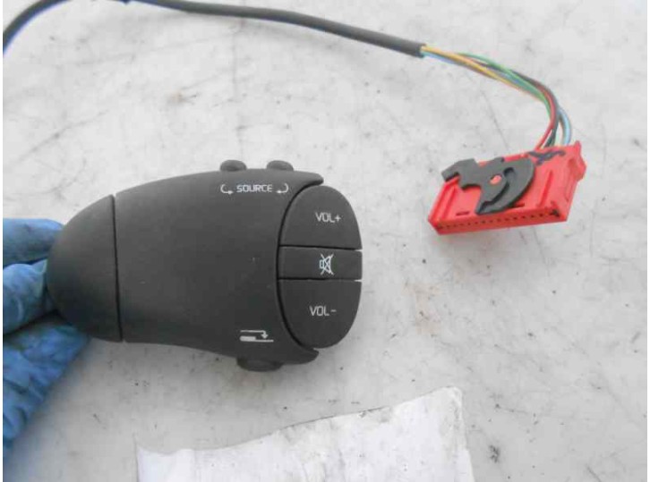 Recambio de mando volante para renault megane i berlina hatchback (ba0) 1.6e rn referencia OEM IAM 7700841290  