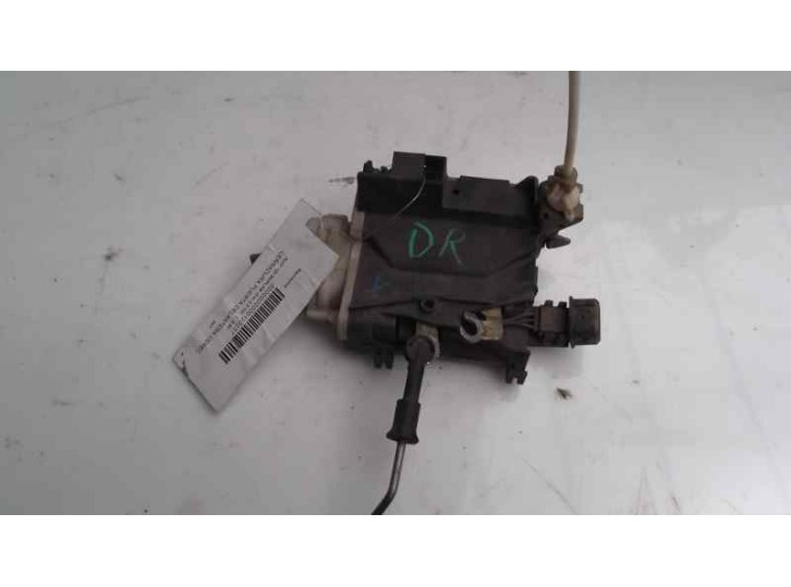Replacement front right door lock for Audi 100 Saloon (C4) 2.5 TDI OEM IAM reference 4A1837016J 4 DOORS