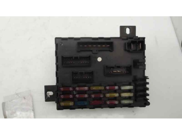 Recambio de caja reles / fusibles para fiat brava (182) 1.9 jtd cat referencia OEM IAM 46533391A223  46533391A223