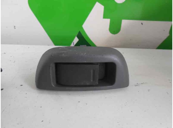 Recambio de mando elevalunas delantero izquierdo para peugeot 107 urban referencia OEM IAM 742310H010 