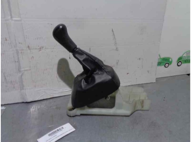 Replacement gear lever for Mitsubishi Carisma Berlina 5 (DA0) 1800 GDI LX OEM IAM reference MR377777 MR377777 