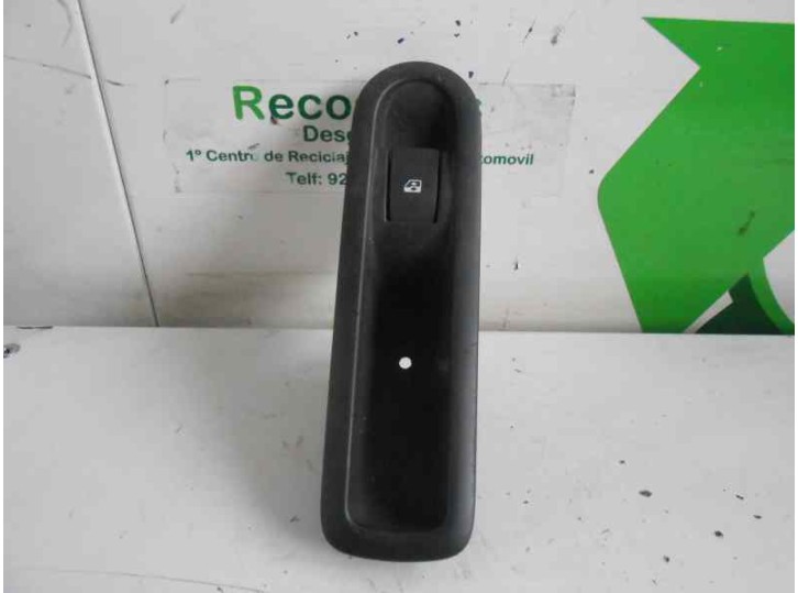 Recambio de mando elevalunas delantero derecho para renault scenic ii 1.5 dci diesel referencia OEM IAM 156013870  