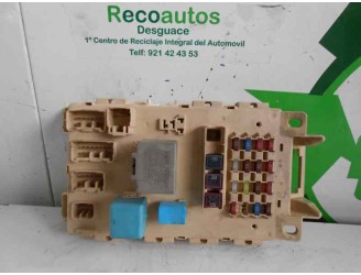 Recambio de caja reles / fusibles para toyota yaris (ncp1/nlp1/scp1) 1.4 turbodiesel cat referencia OEM IAM 8274152010 909870202